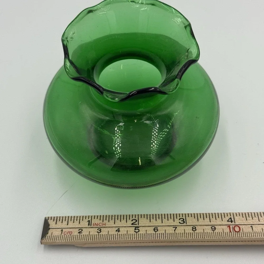 Anchor Hocking Green Glass Vase Ruffled Rim‎ Small Vintage 3